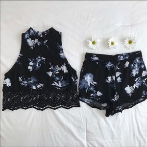Kendall and Kylie 2 piece set!